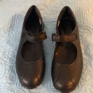 Women's ECCO black Mary Janes
